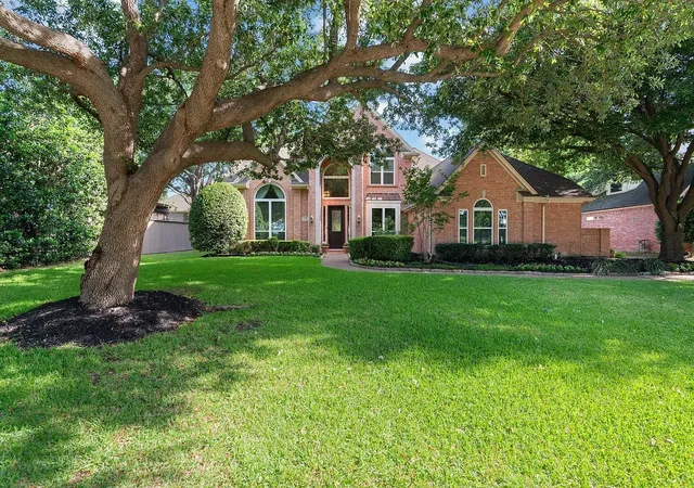 1st image of 210 Highland Oaks Cir, Southlake, TX 76092 | MLS# 21265382