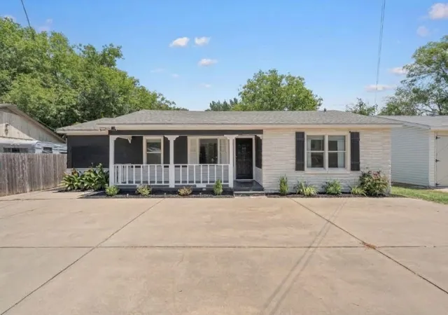 Photo 1 of Single family home for sale at 3108 S 3rd St, Waco, TX 76706 | MLS# 21265969 | Listing updated on 2026-10-08