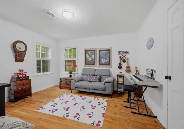Photo 3 of Single family home for sale at 1032 N Lockhart St, Sherman, TX 75092 | MLS# 21255941 | Listing updated on 2026-07-04
