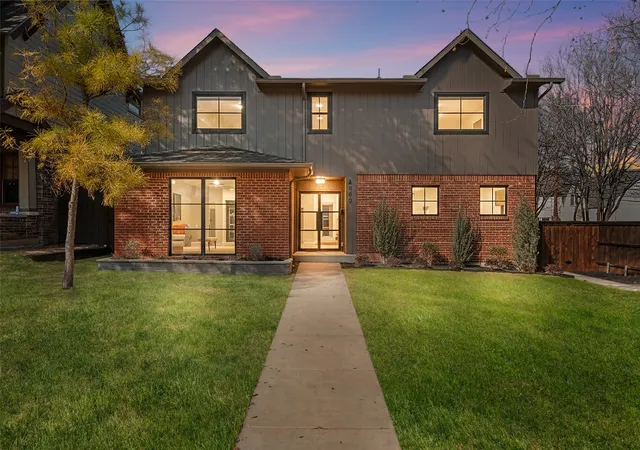Photo 2 of Sale Pending at 2900 Mcfarlin Blvd, Dallas, TX 75205 | MLS# 21267514 | Listing updated on 2026-07-18