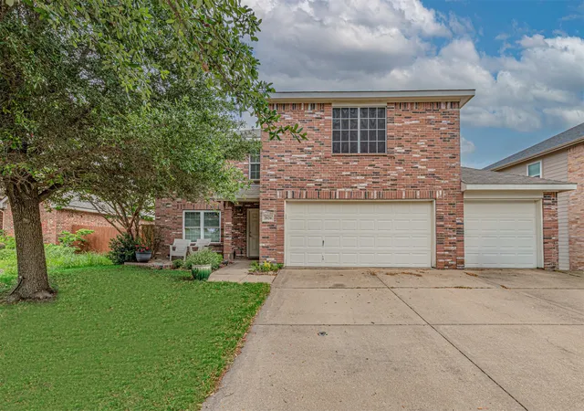 Photo 1 of Single family home for sale at 2020 Wellington Pt, Heartland, TX 75126 | MLS# 21259037 | Listing updated on 2026-08-20