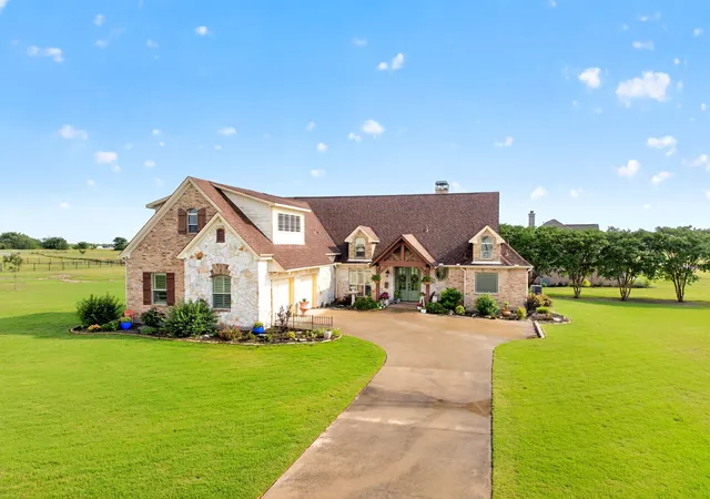Photo 1 of Single family home for sale at 1399 Canyon Lake Rd, Wills Point, TX 75169 | MLS# 21252493 | Listing updated on 2026-07-23