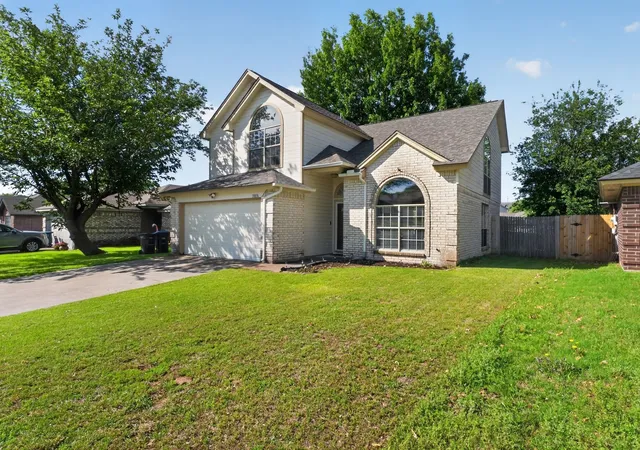 Photo 1 of Sale Pending at 10836 Tall Oak Dr, Fort Worth, TX 76108 | MLS# 21266712 | Listing updated on 2026-07-06