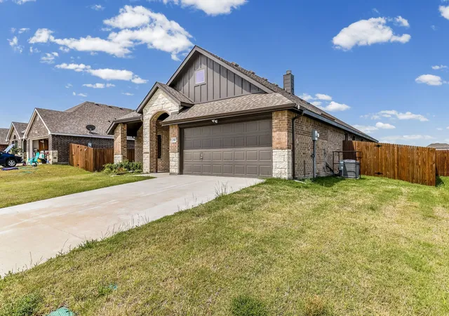 Photo 3 of Single family home for sale at 314 Pennington Rd, Nevada, TX 75173 | MLS# 21261995 | Listing updated on 2026-07-16