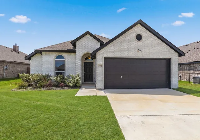 Photo 1 of Single family home for sale at 504 Flora Ct, Nevada, TX 75173 | MLS# 21261927 | Listing updated on 2026-07-16