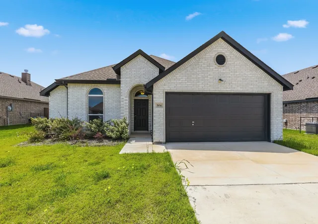 Photo 2 of Single family home for sale at 504 Flora Ct, Nevada, TX 75173 | MLS# 21261927 | Listing updated on 2026-07-16
