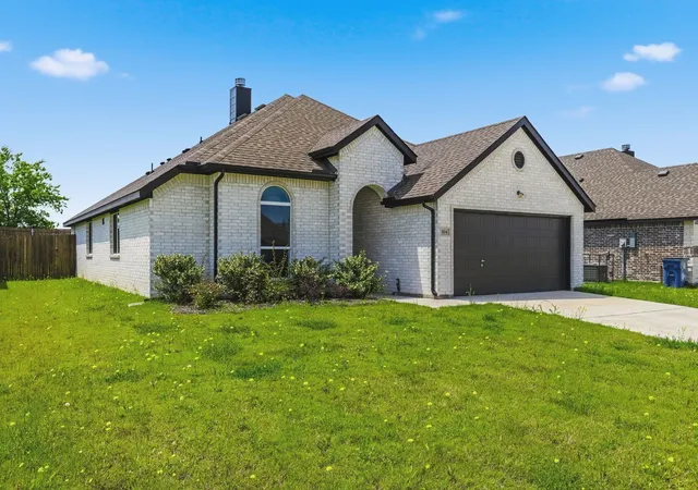 Photo 3 of Single family home for sale at 504 Flora Ct, Nevada, TX 75173 | MLS# 21261927 | Listing updated on 2026-07-16