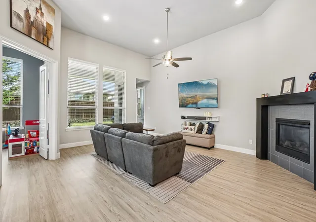 Photo 4 of Single family home for sale at 8901 Cedar Basin Dr, Mc Kinney, TX 75071 | MLS# 21266365 | Listing updated on 2026-07-19
