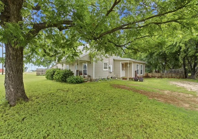 Homes for sale in Rio Vista, TX | 302 Tower Rd, Rio Vista, TX 76093 | MLS# 21267667