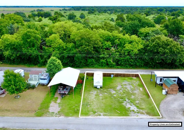 Homes for sale in Kerens, TX | 943 Blue Heron Wy, Kerens, TX 75144 | MLS# 21265596