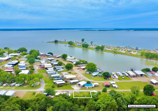 Homes for sale in Kerens, TX | 943 Blue Heron Wy, Kerens, TX 75144 | MLS# 21265596