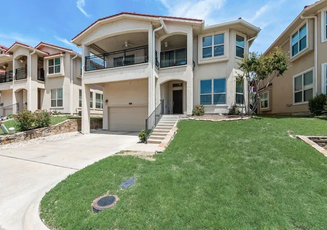 Photo 2 of Single family home for sale at 1913 Huron Dr, Rockwall, TX 75087 | MLS# 21266520 | Listing updated on 2026-07-18