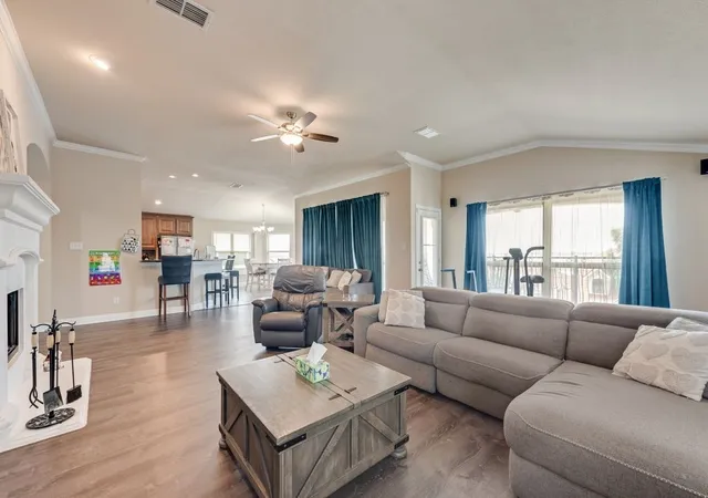Photo 3 of Single family home for sale at 1913 Huron Dr, Rockwall, TX 75087 | MLS# 21266520 | Listing updated on 2026-07-18