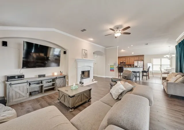 Photo 3 of Single family home for sale at 1913 Huron Dr, Rockwall, TX 75087 | MLS# 21266520 | Listing updated on 2026-07-18