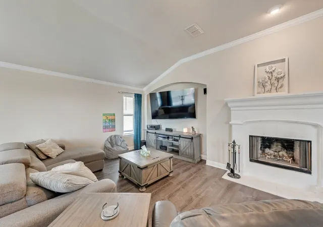 Photo 4 of Single family home for sale at 1913 Huron Dr, Rockwall, TX 75087 | MLS# 21266520 | Listing updated on 2026-07-18