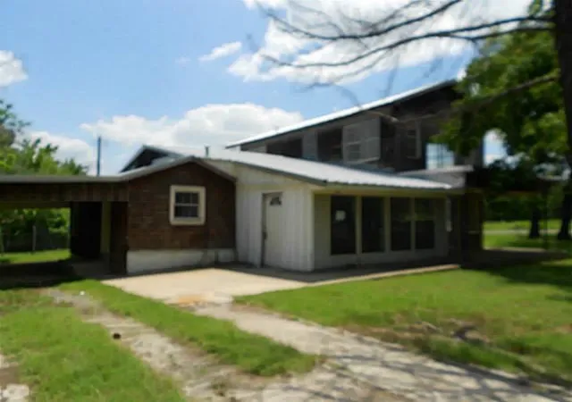 Photo 1 of Single family home for sale at 401 Vista Oaks, Quinlan, TX 75474 | MLS# 21264410 | Listing updated on 2026-07-14