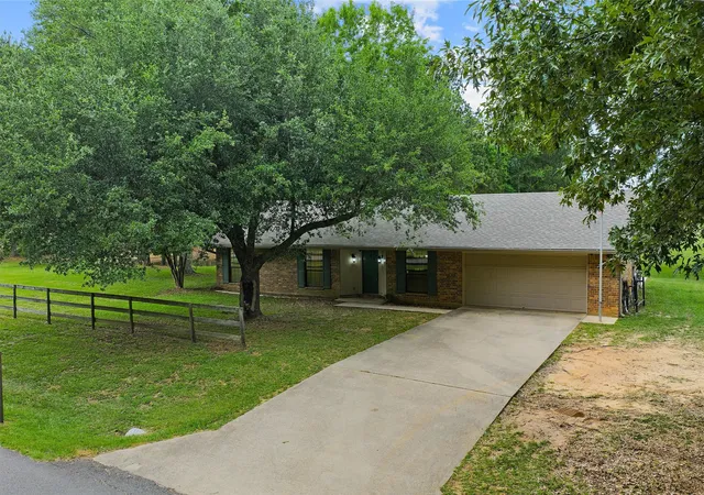 Single family home for sale at 9720 Locust Hill, Greenwood, LA 71033 | MLS# 21266210