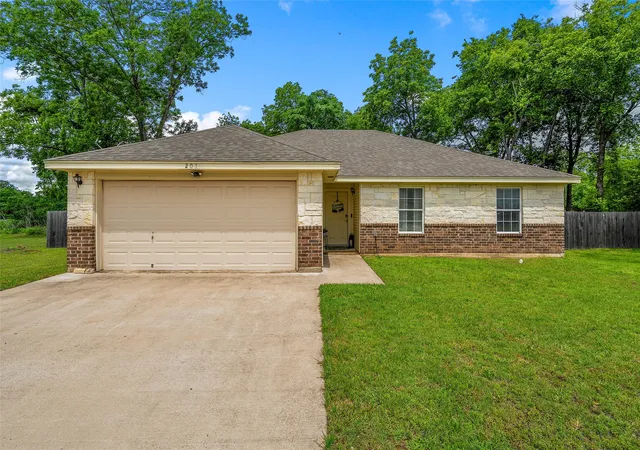 Homes for sale in Bellmead, TX | 201 Woodland Blvd, Bellmead, TX 76705 | MLS# 21267753