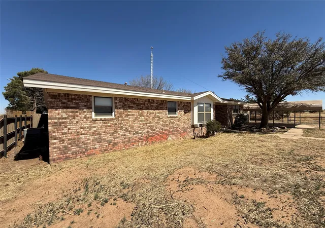Homes for sale in Seagraves, TX | 337 County Road 692, Seagraves, TX 79359 | MLS# 21267826