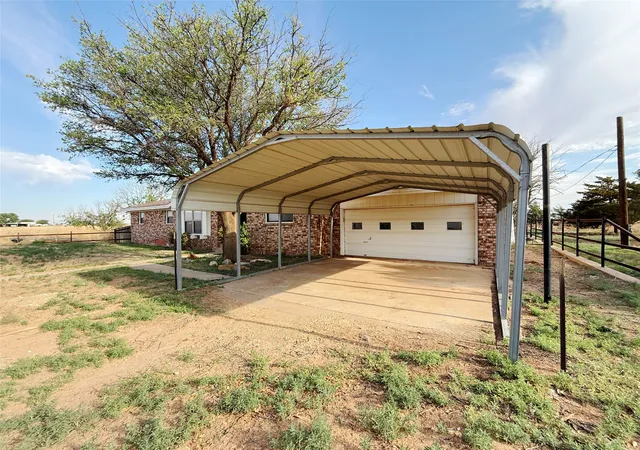 Homes for sale in Seagraves, TX | 337 County Road 692, Seagraves, TX 79359 | MLS# 21267826