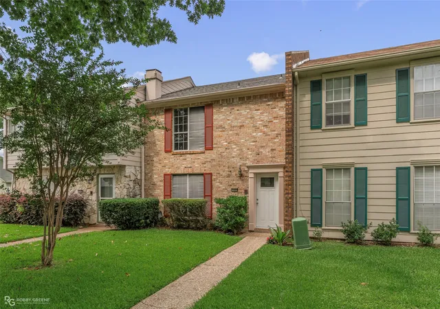 Townhouse for sale at 10002 Georgetown Dr, Shreveport, LA 71115 | MLS# 21267545