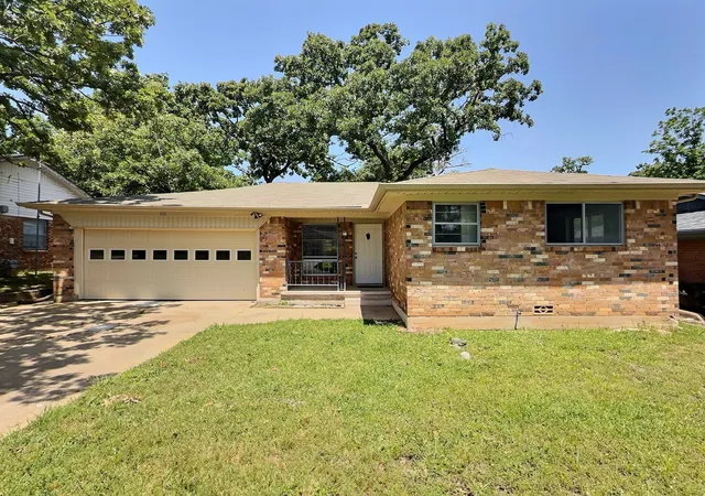 Homes for sale in Denison, TX | 111 Doris Dr, Denison, TX 75021 | MLS# 21265295