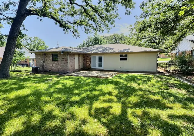 Homes for sale in Denison, TX | 111 Doris Dr, Denison, TX 75021 | MLS# 21265295