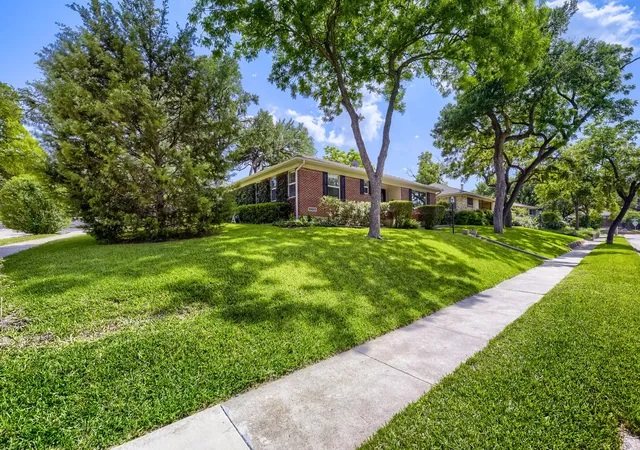 2nd image of 11016 Lippitt Ave, Dallas, TX 75218 | MLS# 21264009