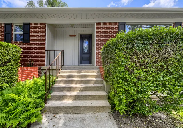 3rd image of 11016 Lippitt Ave, Dallas, TX 75218 | MLS# 21264009