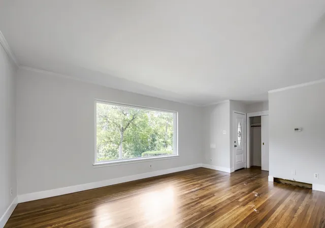 5th image of 11016 Lippitt Ave, Dallas, TX 75218 | MLS# 21264009