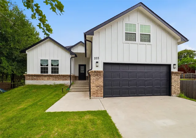 Photo 1 of Single family home for sale at 203 Pioneer Dr, Keene, TX 76059 | MLS# 21262643 | Listing updated on 2026-07-21
