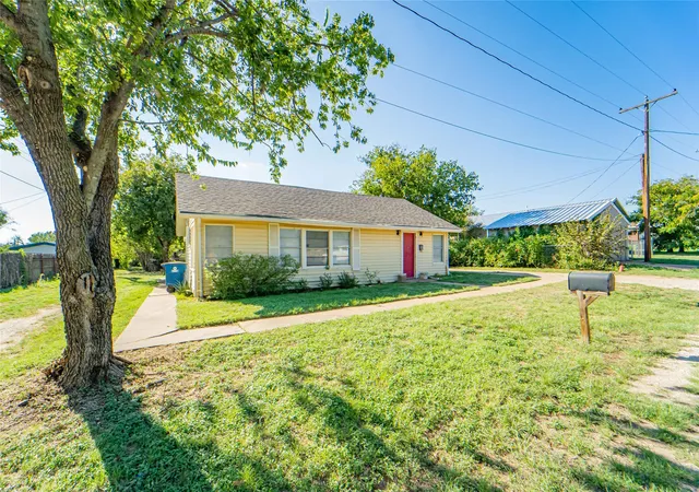 Homes for sale in Breckenridge, TX | 304 N Geneva St, Breckenridge, TX 76424 | MLS# 21267841