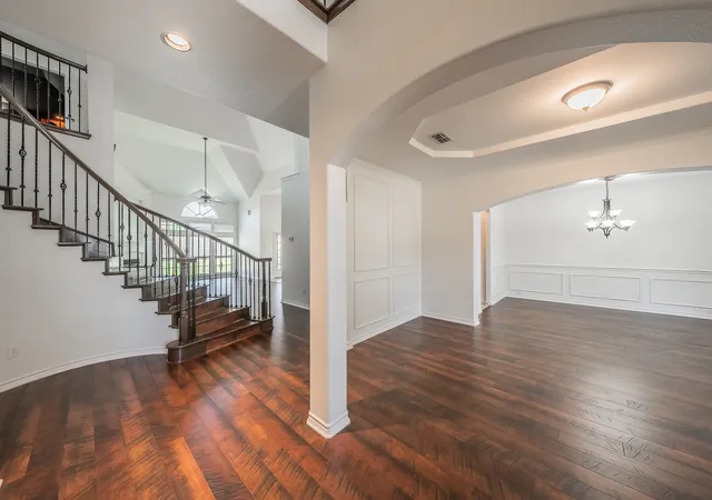 Photo 3 of Single family home for sale at 800 Oriole Dr, Forney, TX 75126 | MLS# 21263095 | Listing updated on 2026-09-15