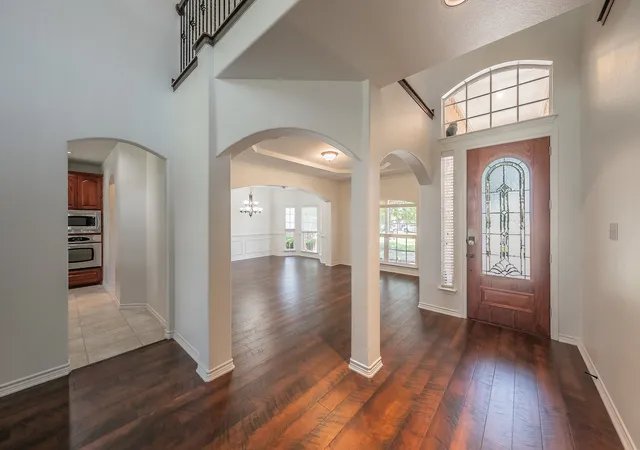 Photo 3 of Single family home for sale at 800 Oriole Dr, Forney, TX 75126 | MLS# 21263095 | Listing updated on 2026-09-15