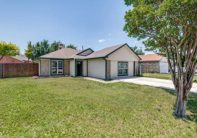 Photo 1 of Sale Pending at 7410 Jessica Wy, Rowlett, TX 75089 | MLS# 21267984 | Listing updated on 2026-07-27