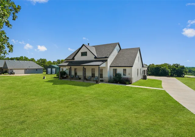 Photo 2 of Sale Pending at 400 Adell Cir, Weatherford, TX 76088 | MLS# 21267670 | Listing updated on 2026-07-07