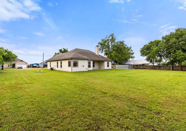 Photo 2 of Sale Pending at 263 E Cougar Ln, China Spring, TX 76633 | MLS# 21266194 | Listing updated on 2026-07-16