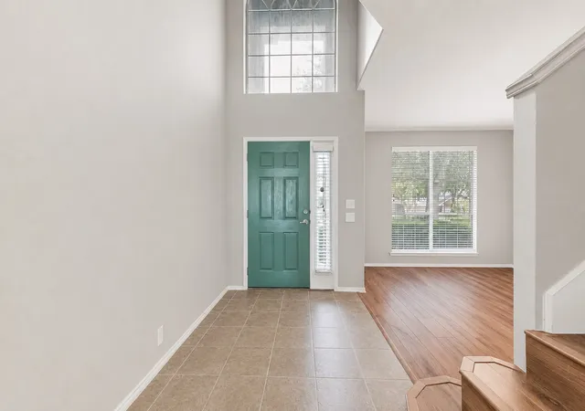 Photo 3 of Single family home for sale at 461 Sonoma Dr, Rockwall, TX 75087 | MLS# 21266175 | Listing updated on 2026-07-24