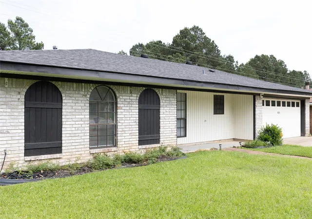 Photo 2 of Single family home for sale at 9213 Scotch Pine Dr, Shreveport, LA 71118 | MLS# 21268198 | Listing updated on 2026-07-08