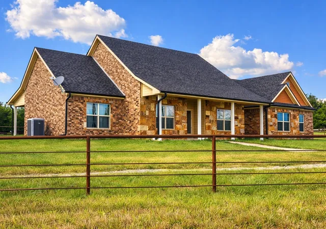 Photo 3 of Sale Pending at 310 Pumping Jack Rd, Sherman, TX 75092 | MLS# 21268074 | Listing updated on 2026-07-21