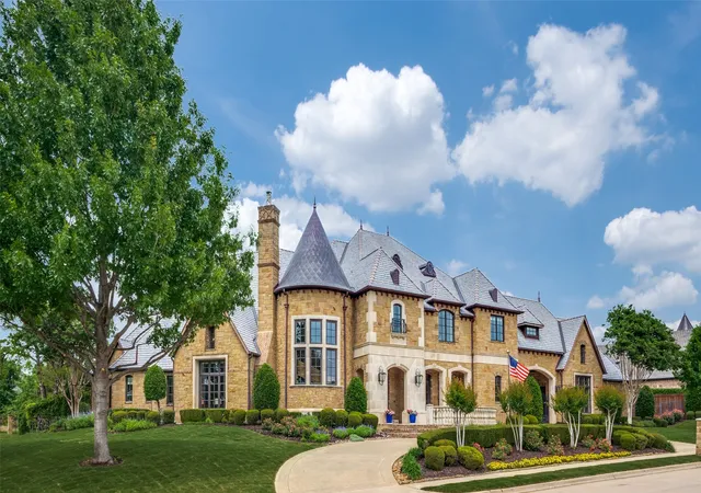 Homes for sale in Keller, TX | 1701 Sherburne Dr, Keller, TX 76262 | MLS# 21268318