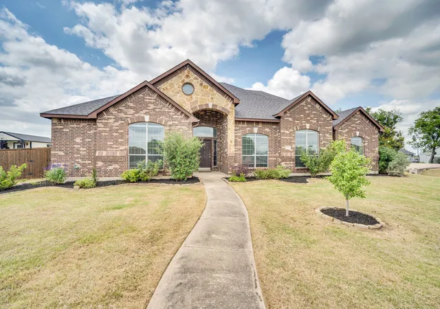 Homes for sale in Waxahachie, TX | 100 Windsor Cir, Waxahachie, TX 75165 | MLS# 21265490