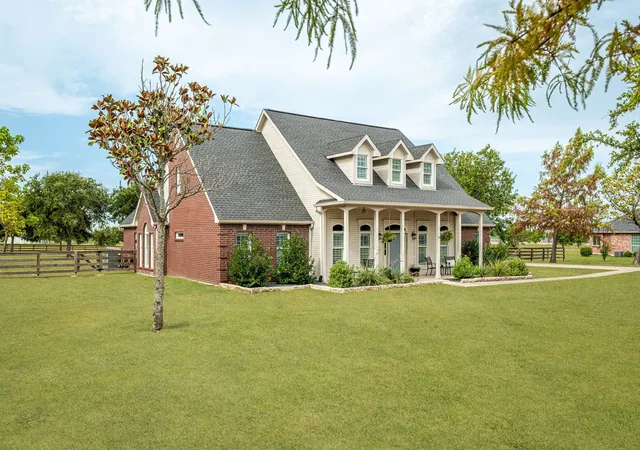 Photo 3 of Single family home for sale at 15 Brookhollow Cir, Melissa, TX 75454 | MLS# 21267902 | Listing updated on 2026-10-08