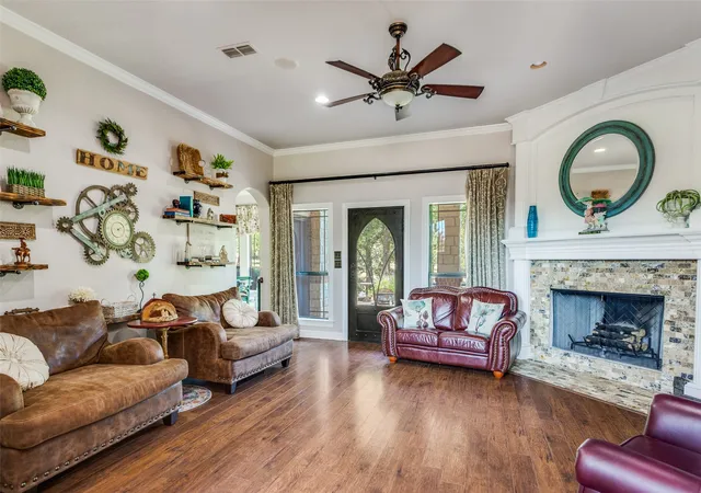 Photo 3 of Single family home for sale at 221 Hart Ct, Runaway Bay, TX 76426 | MLS# 21268426 | Listing updated on 2026-09-29