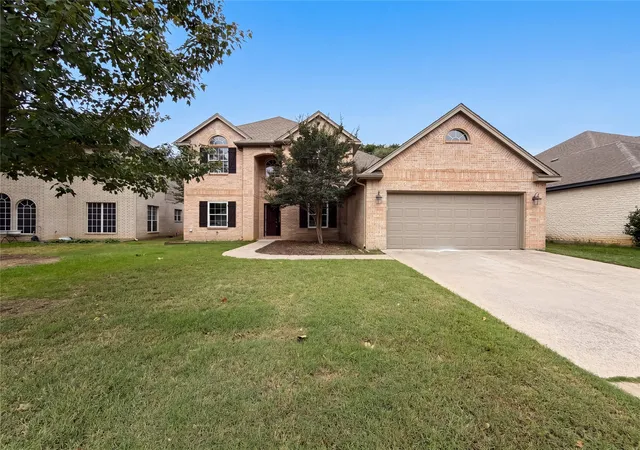 Photo 1 of Single family home for sale at 6218 Kingswood Dr, Arlington, TX 76001 | MLS# 21268419 | Listing updated on 2026-08-25