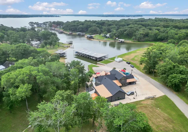 2nd image of 5000 Esquire Estates Rd, Mabank, TX 75156 | MLS# 21266196
