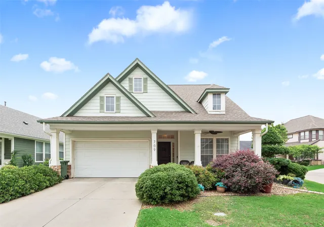 Photo 1 of Sale Pending at 709 Creekwalk Pl, Arlington, TX 76015 | MLS# 21268540 | Listing updated on 2026-08-23