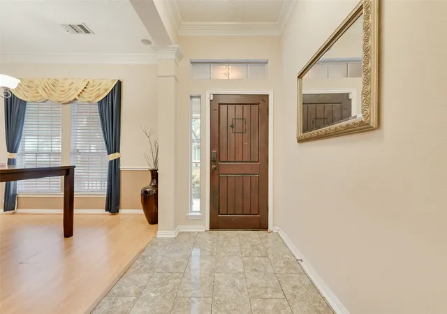 Photo 3 of Sale Pending at 709 Creekwalk Pl, Arlington, TX 76015 | MLS# 21268540 | Listing updated on 2026-08-23