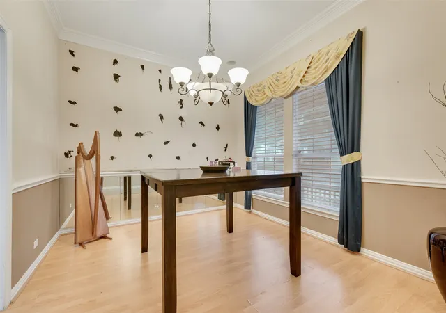 Photo 4 of Sale Pending at 709 Creekwalk Pl, Arlington, TX 76015 | MLS# 21268540 | Listing updated on 2026-08-23