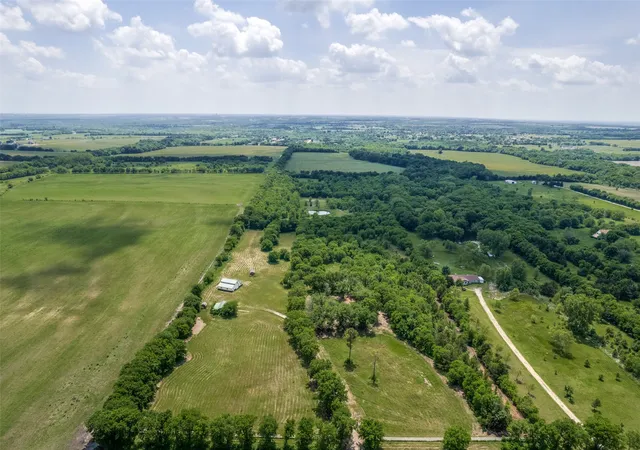 Photo 1 of Single family home for sale at 586 Pleasant Home Rd, Sherman, TX 75092 | MLS# 21258760 | Listing updated on 2026-07-25